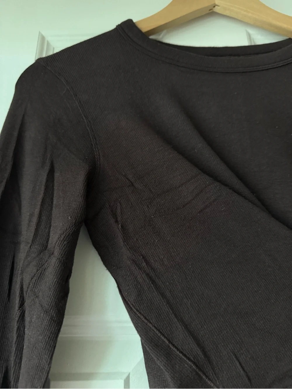 Lululemon Hold Tight Straight Hem Cropped Long Sleeve Sequoia
